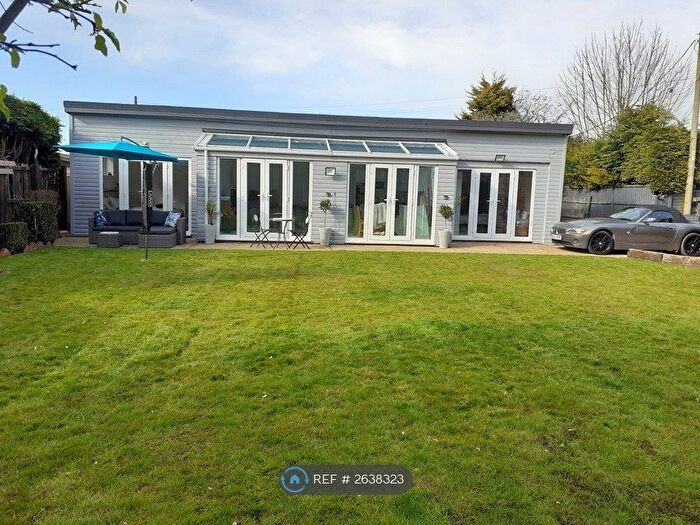 2 Bedroom Bungalow To Rent In Lakeside, Skegness, PE24