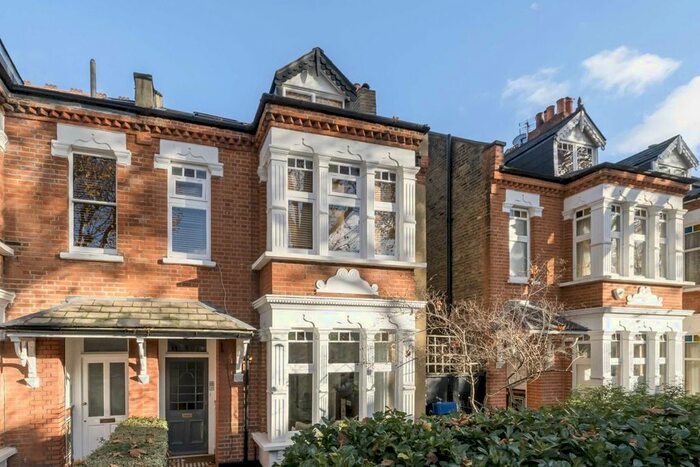 2 Bedroom Flat To Rent In Thornton Avenue, London, W4