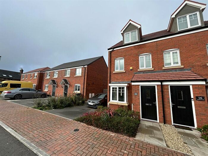 3 Bedroom House To Rent In Longlands Avenue, Stourbridge, West Midlands, DY8