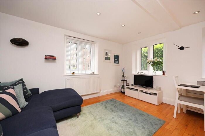 1 Bedroom Apartment For Sale In College Fields, Bristol, BS8 - Photo 4