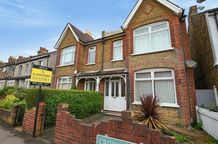2 Bedroom Flat To Rent In Crown Lane, Bromley, BR2