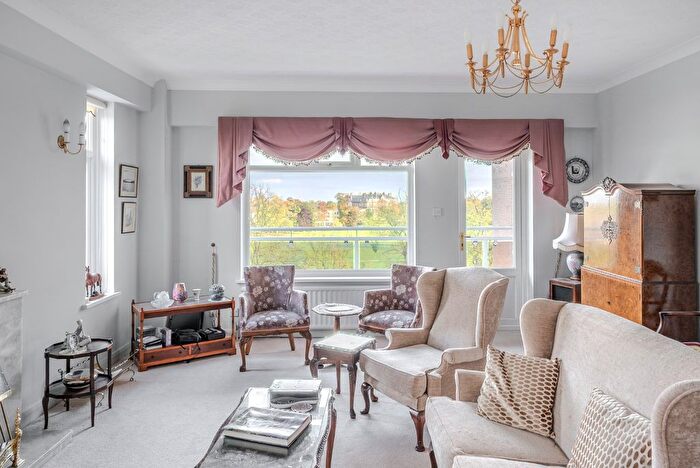 3 Bedroom Flat For Sale In Beech Grove, Harrogate, North Yorkshire, HG2