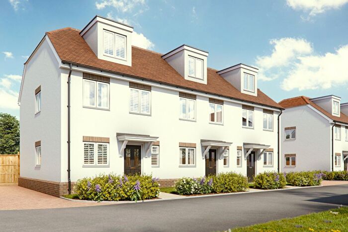 3 Bedroom Terraced House For Sale In Eastwoodbury Lane, Southend-On-Sea, SS2