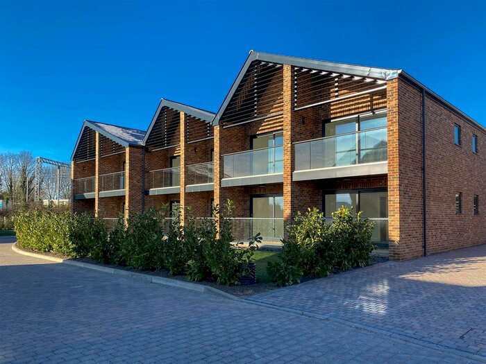 2 Bedroom End Of Terrace House To Rent In Fen View Court, Cambridge, CB4