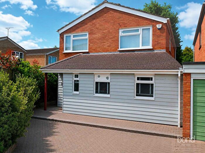 4 Bedroom Detached House For Sale In New England Close, Bicknacre, Chelmsford, CM3