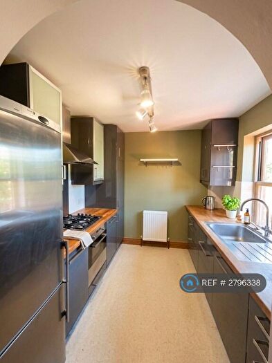 3 Bedroom Maisonette To Rent In Albert Road, Wokingham, RG40