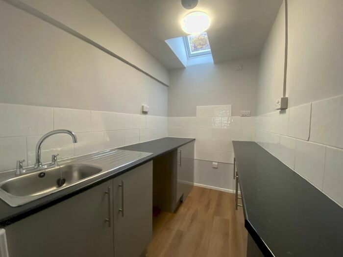 1 Bedroom Flat To Rent In Paul Street, BA4