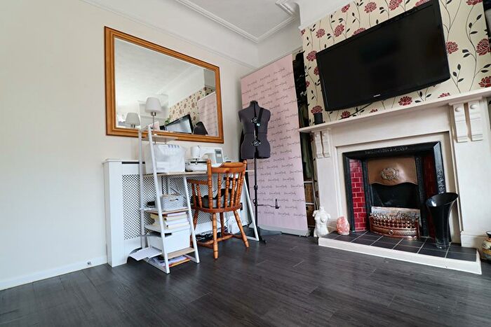 1 Bedroom Flat For Sale In High Street, Shoeburyness, SS3