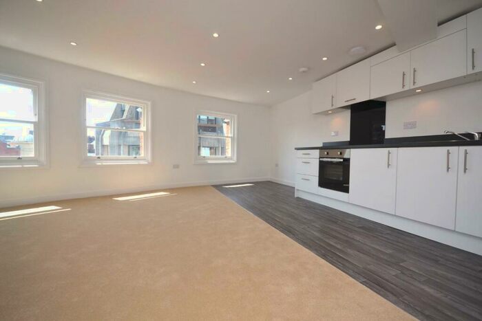 2 Bedroom Apartment To Rent In High Street, Reading, RG1