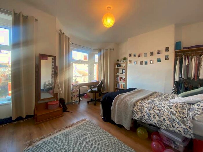 5 Bedroom Terraced House To Rent In Pentyrch Street, CF24