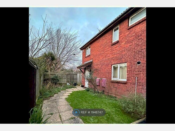 3 Bedroom Semi-Detached House To Rent In Easby Way, Lower Earley, Reading, RG6