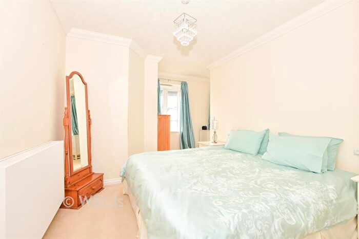 1 Bedroom Apartment For Sale In King Street, Maidstone, Kent, ME14