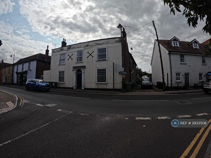 2 Bedroom Flat To Rent In High Street, Newington, Sittingbourne, ME9