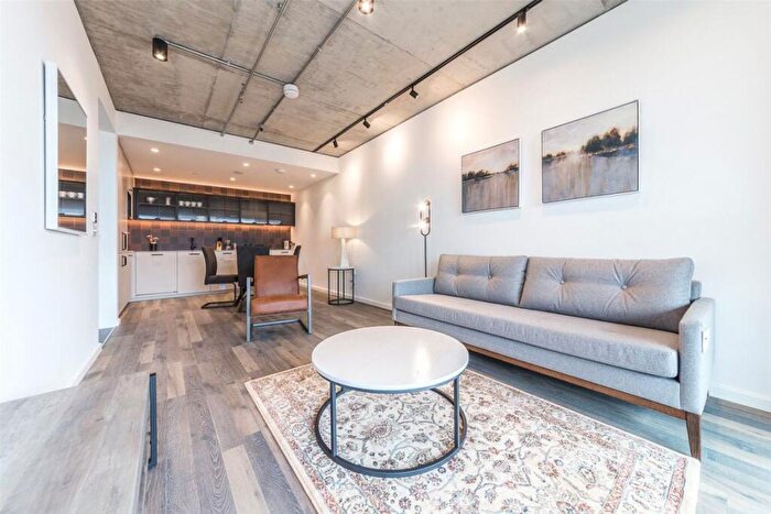 2 Bedroom Flat To Rent In Lawrence Road, Seven Sisters, N15