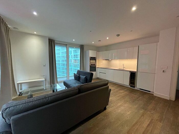 3 Bedroom Flat To Rent In Cable Walk, East Greenwich, London, SE10