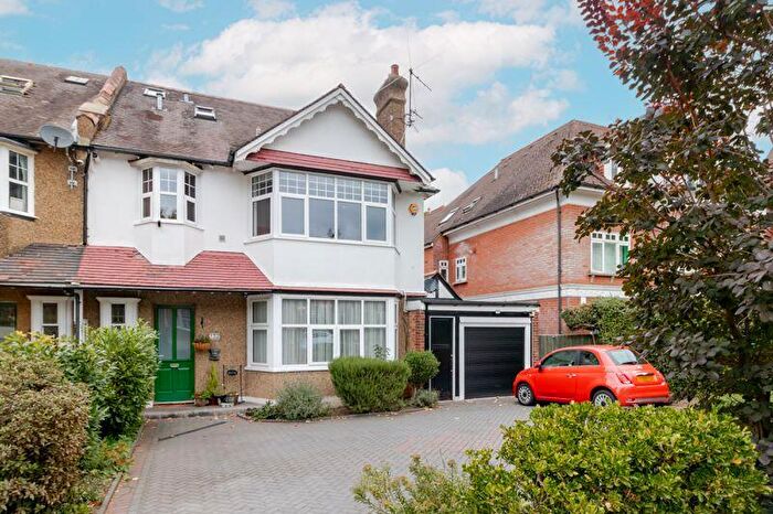 2 Bedroom Flat For Sale In Grove Road, Cheam, Sutton, SM1
