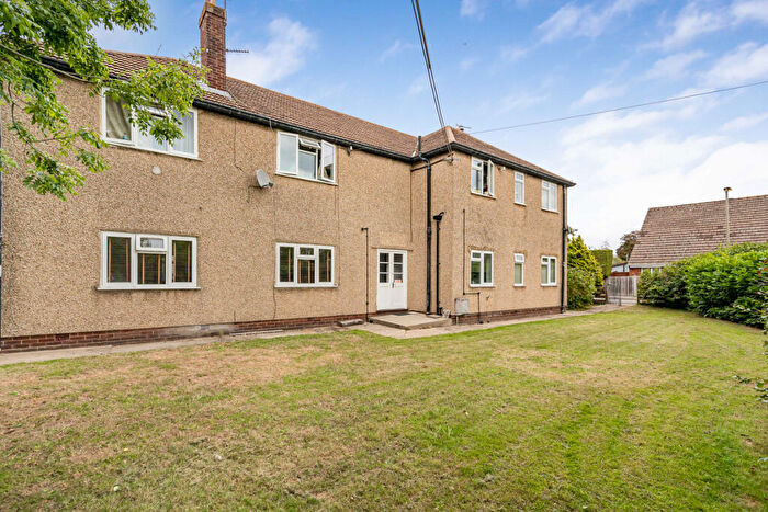 2 Bedroom Flat For Sale In Bicester Court, Kidlington, OX5