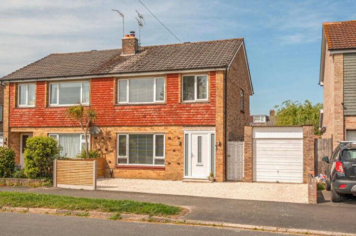 3 Bedroom Semi-Detached House For Sale In Saxon Way, Romsey, Hampshire, SO51