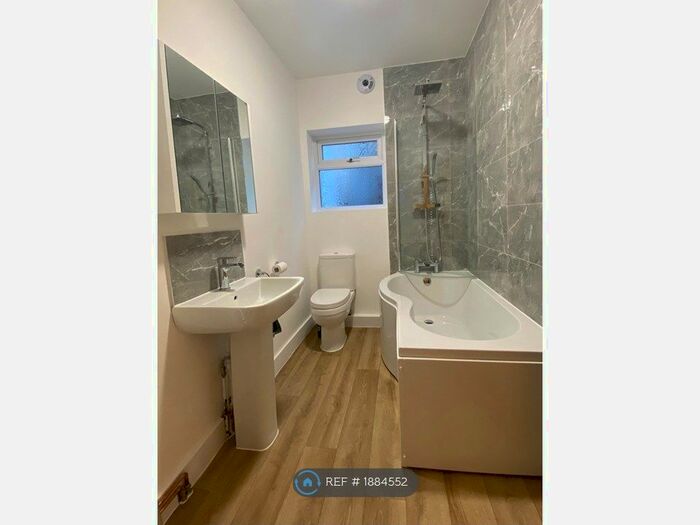 2 Bedroom Flat To Rent In Davenport Road, London, SE6