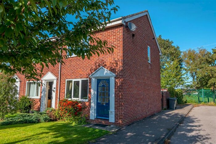2 Bedroom Town House To Rent In Fairfax Croft, Copmanthorpe, York, YO23