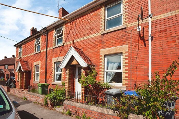 3 Bedroom Terraced House For Sale In Dursley Road, Trowbridge, BA14