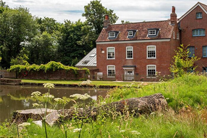 4 Bedroom Detached House For Sale In Wonham Lane, Betchworth, Surrey, RH3
