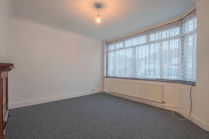 2 Bedroom Semi-Detached House To Rent In Porthkerry Avenue, Welling, DA16