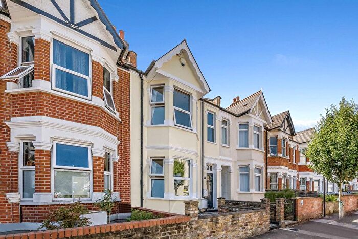 4 Bedroom Property For Sale In Westfield Road, Northfields, W13