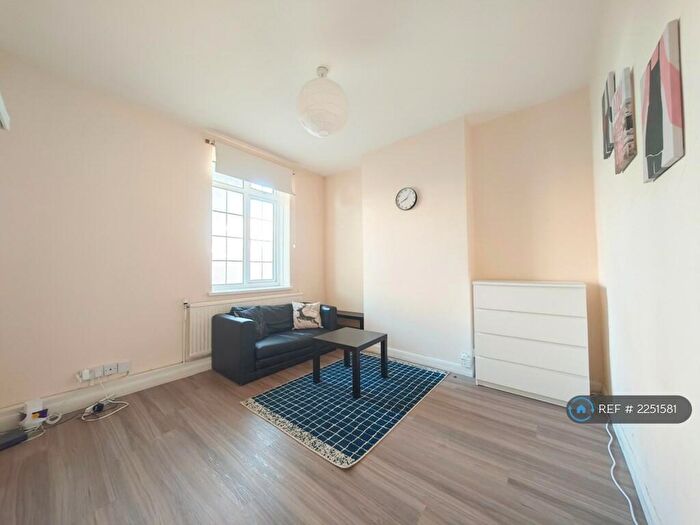 1 Bedroom Flat To Rent In The Hyde, London, NW9
