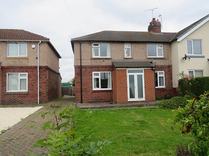 3 Bedroom Semi-Detached House To Rent In Laughton Road, Thurcroft, Rotherham, S66