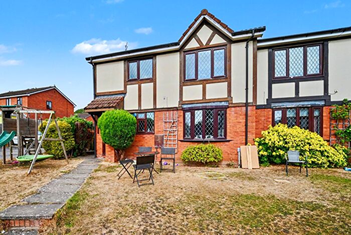 2 Bedroom Flat For Sale In Copperfield, Bridgnorth, Shropshire, WV16