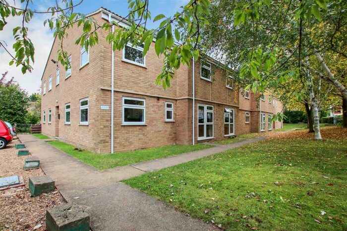 1 Bedroom Flat To Rent In Regatta Court, Oyster Row, Cambridge, CB5