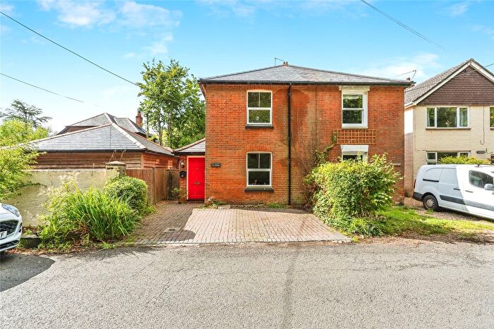 3 Bedroom Semi-Detached House For Sale In Pooks Green, Marchwood, Southampton, Hampshire, SO40