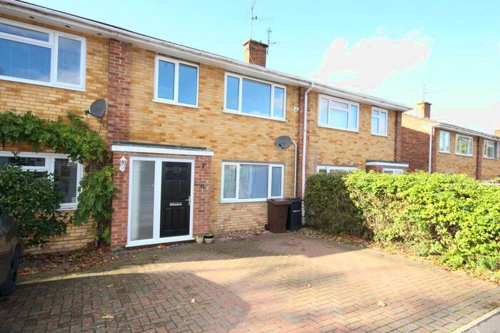 3 Bedroom Semi-Detached House To Rent In Eastry Close, Maidstone, ME16