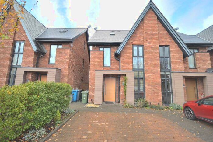 4 Bedroom Semi-Detached House To Rent In Park House Drive, Sale, M33