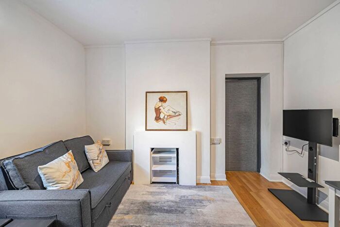 1 Bedroom Flat To Rent In Regency Street, Westminster, London, SW1P