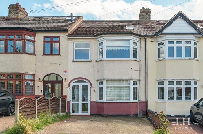4 Bedroom Terraced House For Sale In Mendip Road, Hornchurch, RM11