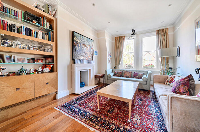 3 Bedroom Apartment To Rent In Honeybourne Road, West Hampstead, London, NW6
