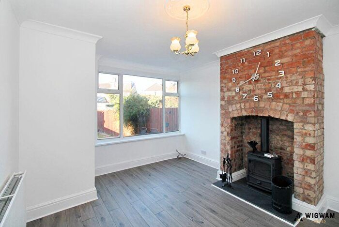 3 Bedroom End Of Terrace House For Sale In National Avenue, Hull, HU5