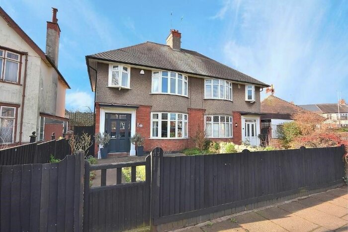 3 Bedroom Property To Rent In Park Avenue North, Northampton, NN3