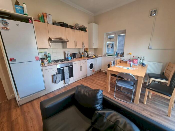4 Bedroom Flat To Rent In Richmond Road, Roath, Cardiff, CF24