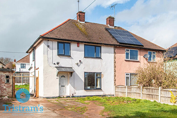 3 Bedroom Semi Detached House To Rent In Glaisdale Drive West, Nottingham, NG8