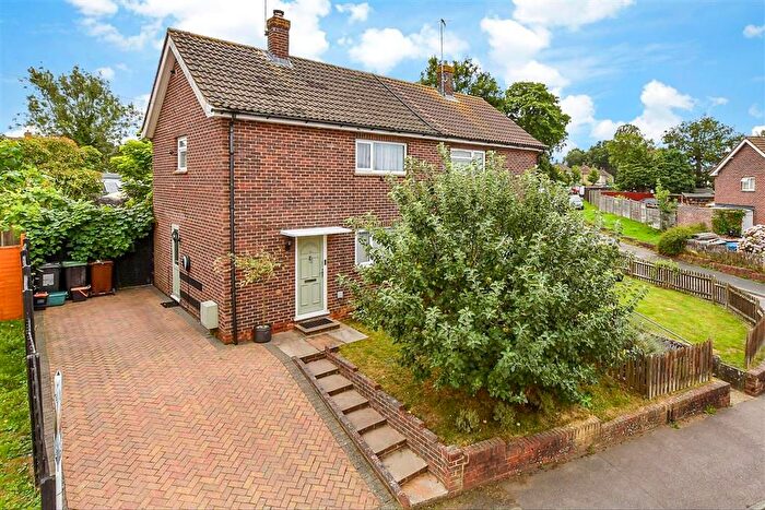 2 Bedroom Semi-Detached House For Sale In Hunt Road, Tonbridge, Kent, TN10