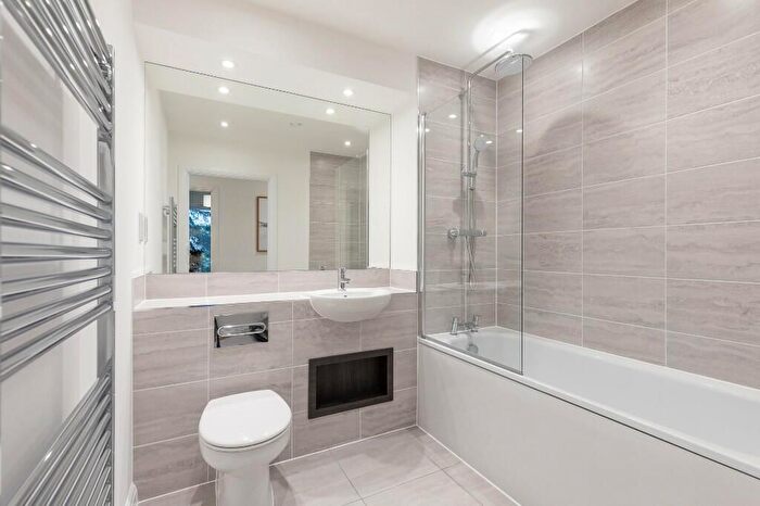 2 Bedroom Flat For Sale In "Founders Court South Type F-" At Market Street, Dartford, DA1