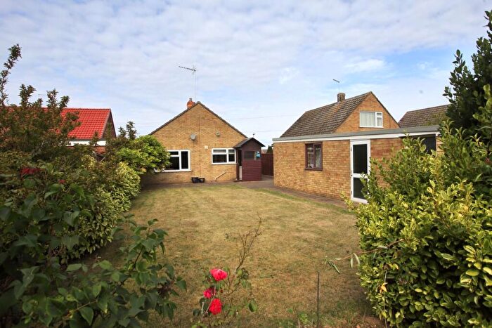 2 Bedroom Detached Bungalow For Sale In Upton Close, Stanground, Peterborough, PE2