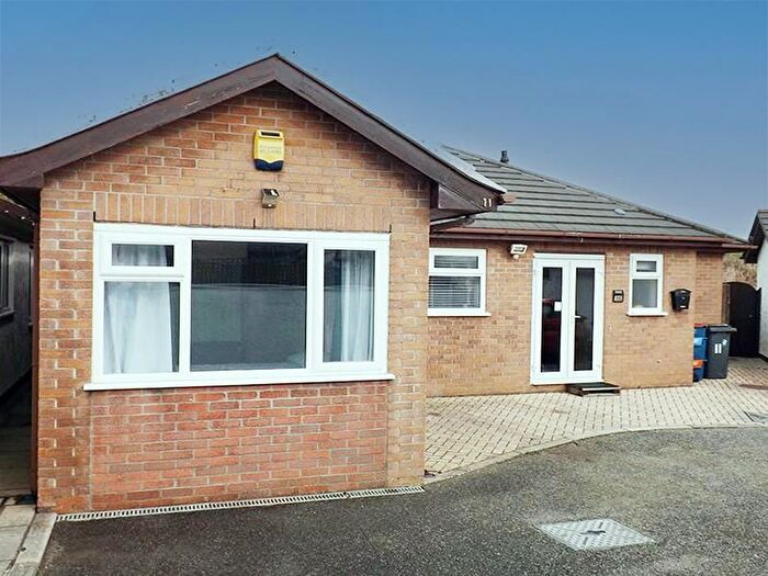 3 Bedroom Bungalow To Rent In Isallt Park, Holyhead, LL65