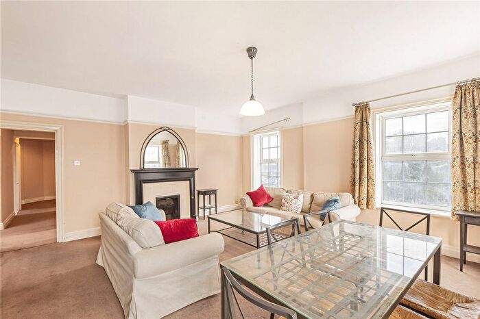 3 Bedroom Flat To Rent In Dunton Road, London, SE1