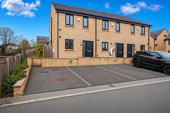 2 Bedroom Terraced House For Sale In Kensington Way, Gomersal, Cleckheaton, West Yorkshire, BD19