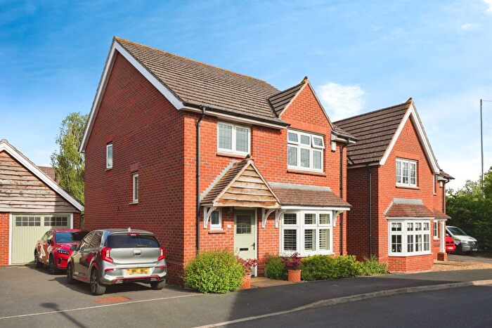 4 Bedroom Detached House For Sale In Rodgers Close, Worcester, WR2