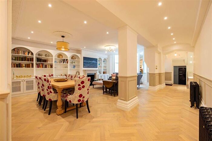 2 Bedroom Flat To Rent In Cornwall Gardens, South Kensington, SW7